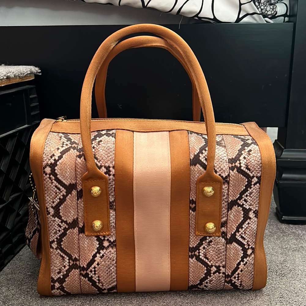 Harvey’s Seatbelt Purse